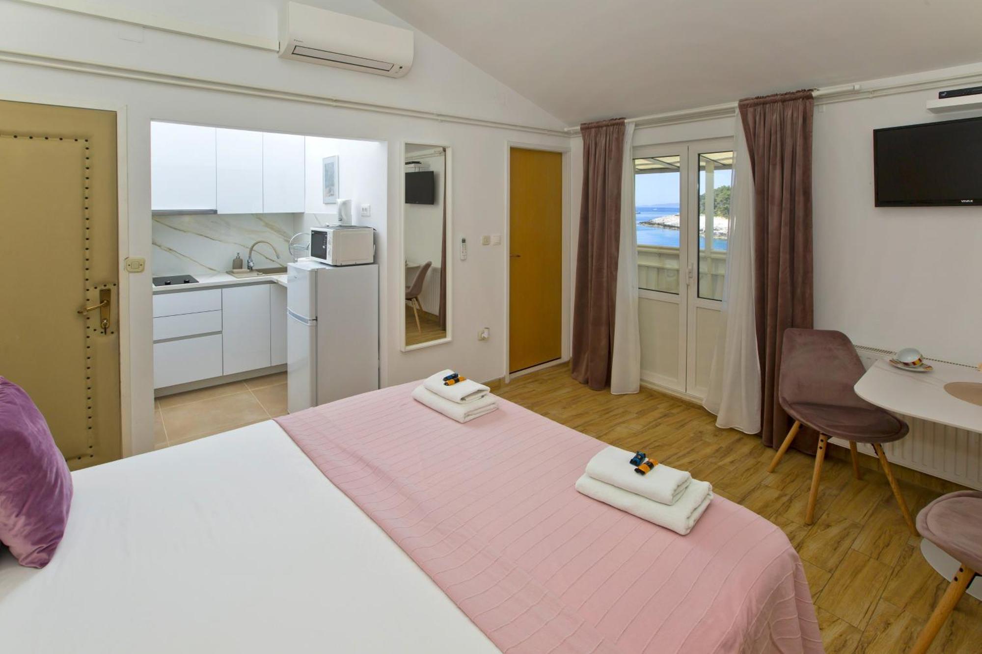 Apartments By The Sea Hvar - 10430 Хвар Номер фото